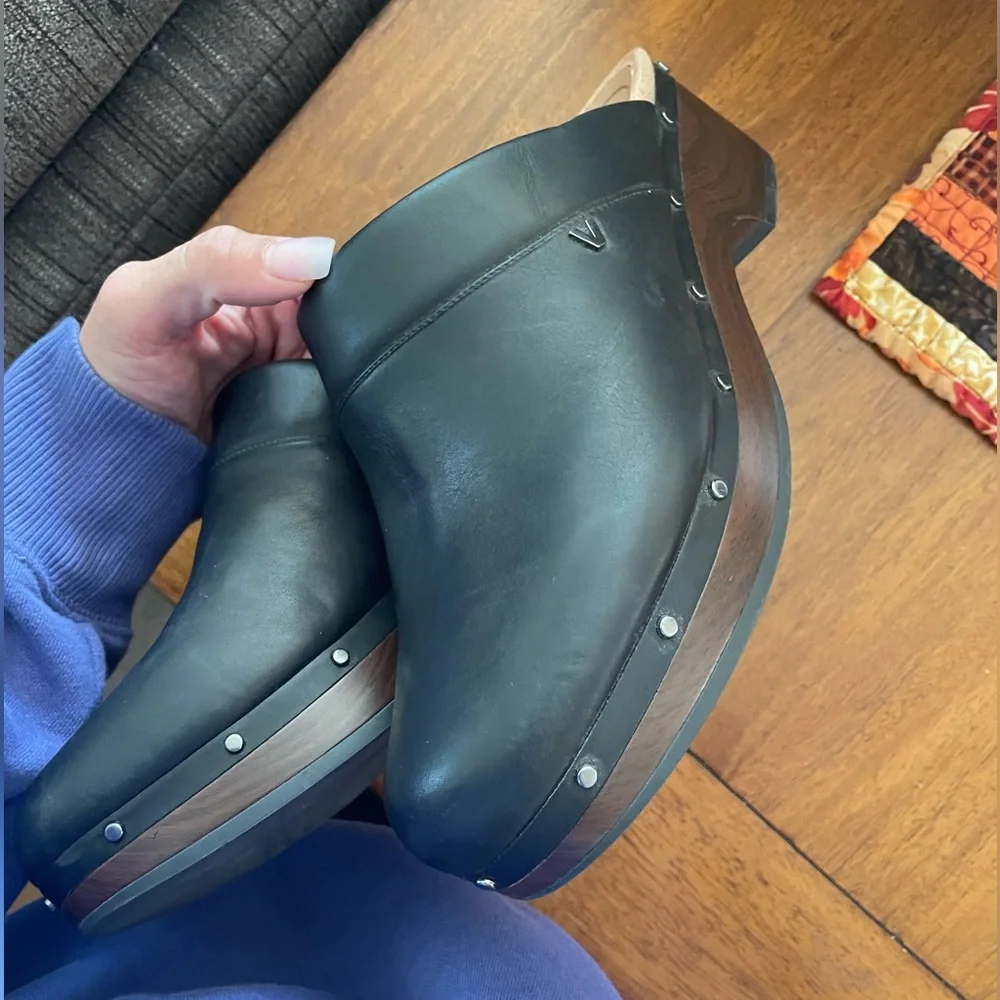 Vionic clogs - Picture 4 of 5